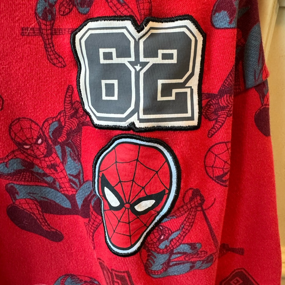 Marvel Red and Gray Spider-Man Kids Pullover Size 4T - Picture 2 of 7